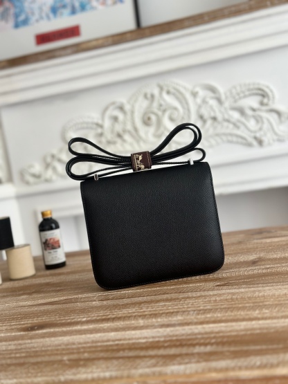 康康  空姐包  
constance  19cm  
epsom掌紋小牛皮  半收工  蠟線縫製