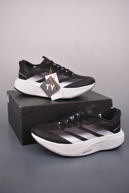 Adidas Adizero Evo SL ATR M
阿迪超輕透氣緩震跑鞋 
官方貨號: KK05232332
尺碼：36 36.5 37 38 38.5 39 40 40.5 41 42 42.5 43 44 44.5 45 
