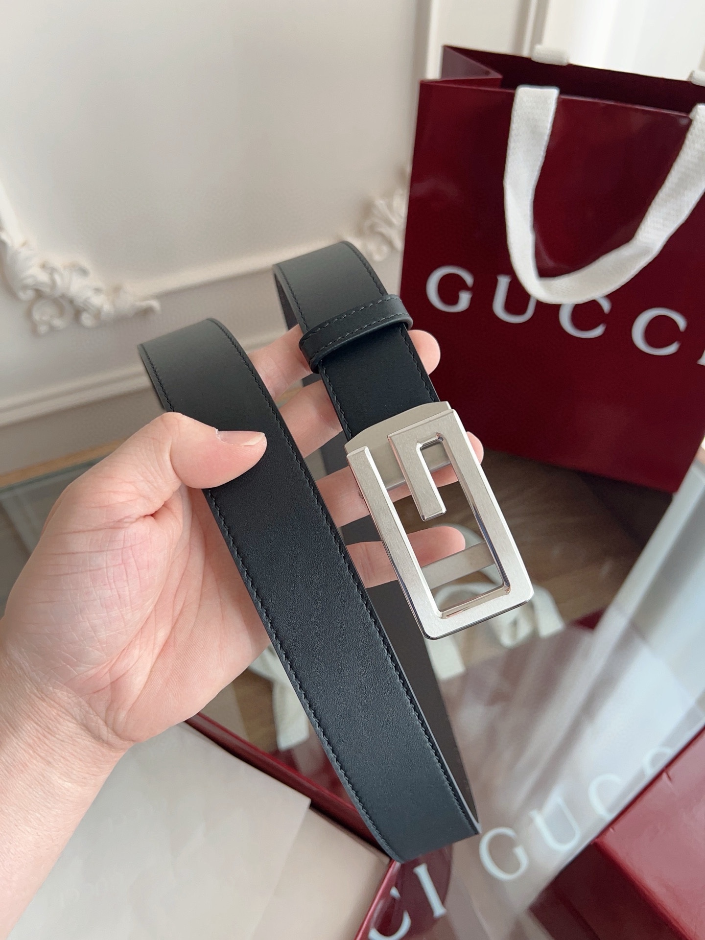 Gucci 古馳 自動平滑扣腰帶 精鋼打造五金 寬度35MM寬 雙面頭層牛皮 自由裁剪設計。