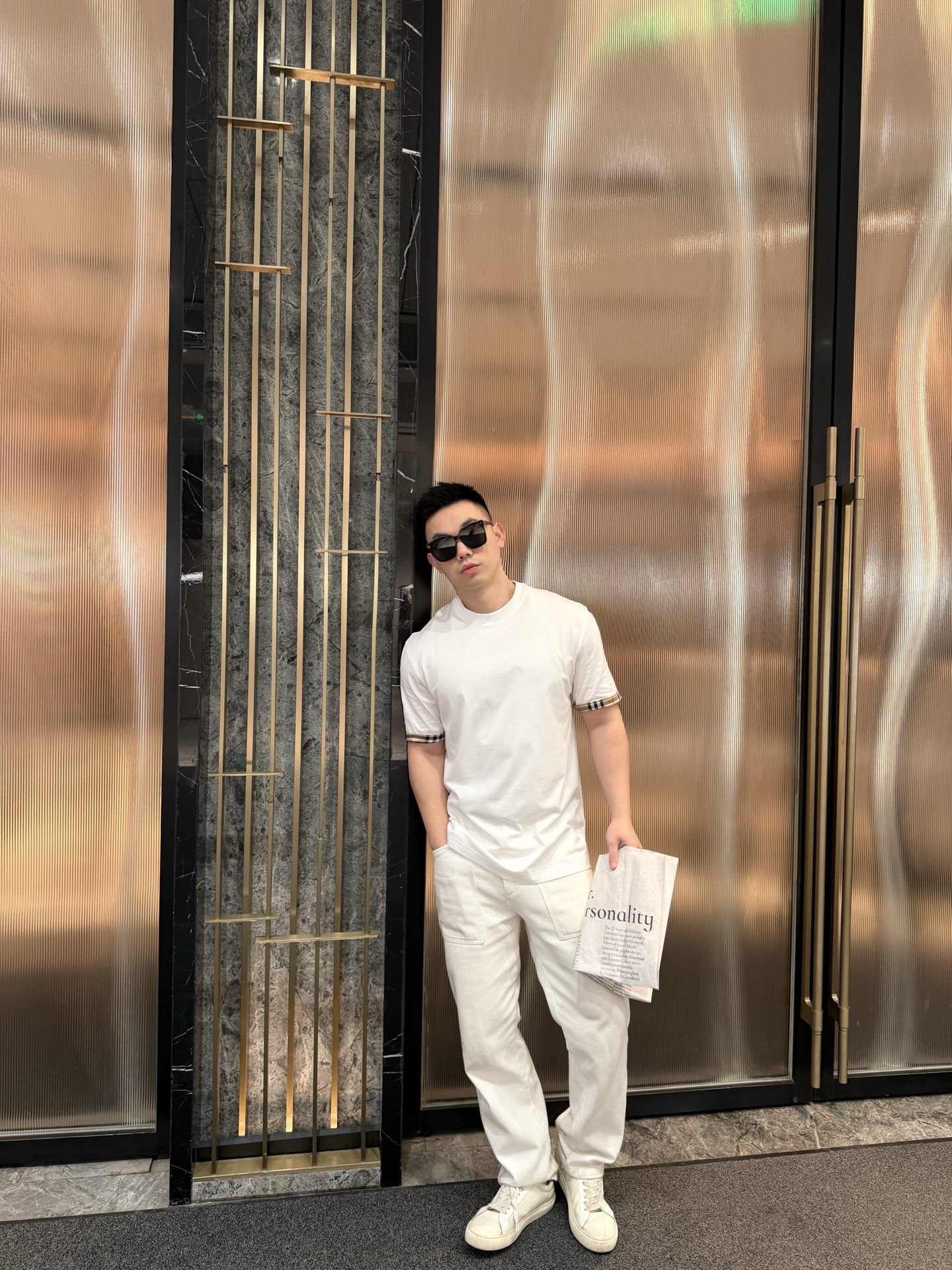 🔝BURBERRY巴寶莉BBR 格紋拼袖短袖T恤
正品購入，50支雙股100%精梳棉170克，2*2精品羅紋210克，面料拼接，面料酵洗，定制1：1商標，合身版型
B Size：S-XL