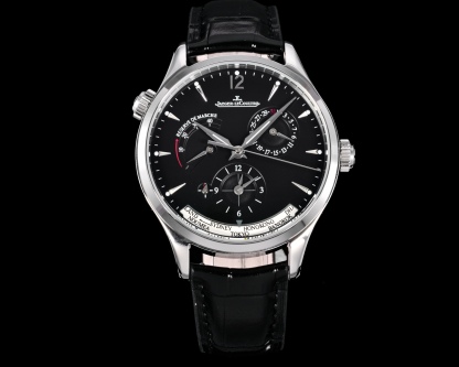 V+ Factory出品
【市場最高版本】JL積家 各路大咖都叫它大醜 其實賦予的是極高贊美 論品味與外觀 在鐘錶界有著舉足輕重的地位 戴出去怎麼都是長臉 各種彰顯品味 Master 地理學家大師系列 Q1428421 復刻版全新升級 多功能腕表 升級Cal.939A機芯 打磨效果更近原裝 升級軸 自動陀為玫金邊 字面紋路清晰 功能：日期顯示 雙時區 動力儲備顯示 316L精鋼  直徑42mm  原裝折疊扣！V+ Factory匠心之作 值得你擁有！