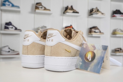 NK Air Force 1 '07 Low 麂皮黃白 
貨號：IQ9964 200
Size：36 36.5 37.5 38 38.5 39 40 40.5 41 42 42.5 43 44 44.5 45