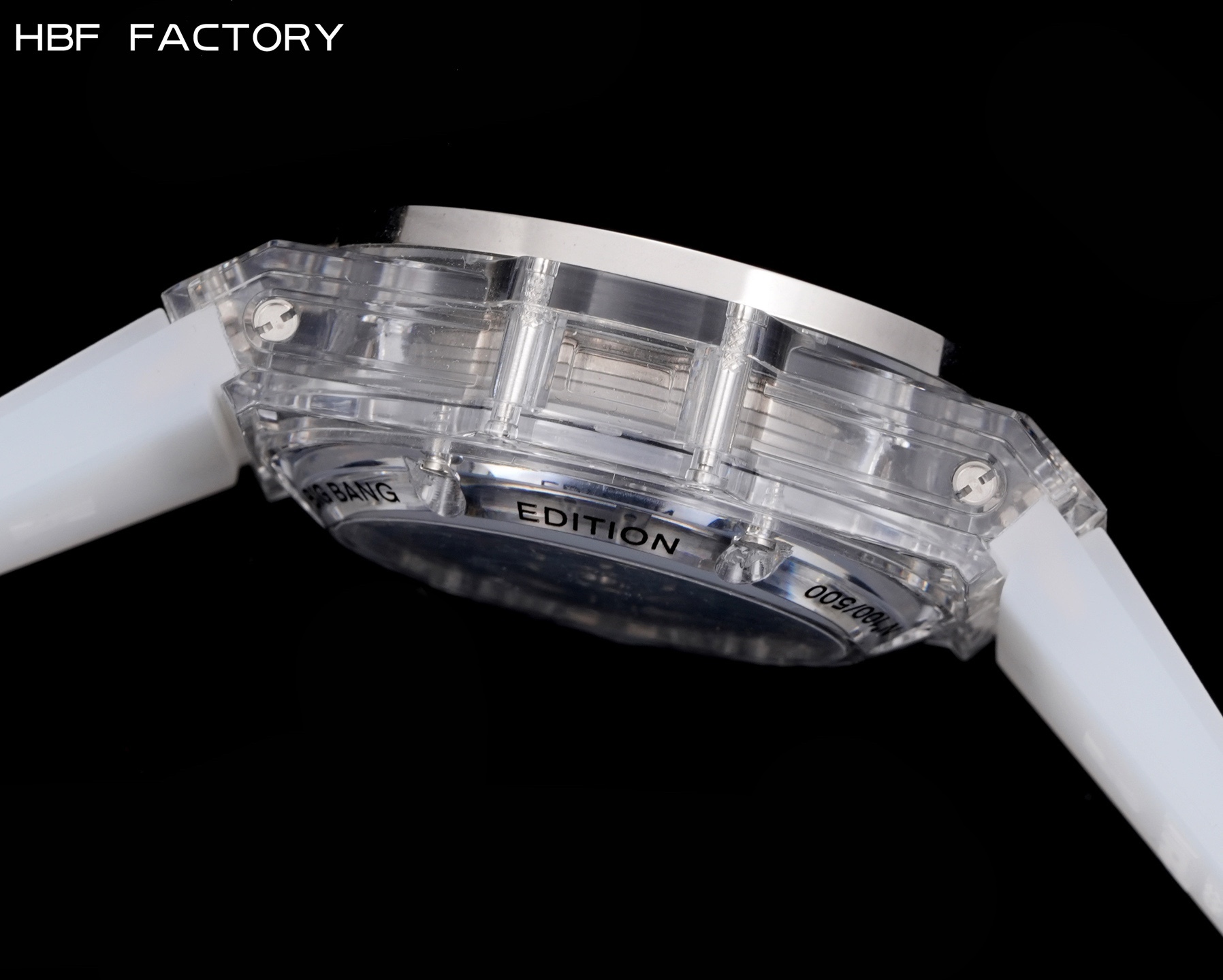 HBF  FACTORY 恆寶HUBLOT 宇舶表年度最佳復刻作品——宇舶BIG BANG系列411.JX.4802.RT“全透明腕表”
【精彩細節】1.還原正品錶盤後龍飛鳳舞的鏤空佈局，2.採用與原裝同樣的丙烯酸有機玻璃極致克隆——完成不可能完成的任務。該材質不僅硬度高，且具有抗鑫腐蝕，耐磨損等卓越物理特性。
【機芯功能】腕表直徑45mm。採用增強版計時7750機芯改原裝HUB.1242型芯，實現所有功能吻合正裝。
【精益求精】全力以赴，層層把關，在保證完美“透視感官”的同時，竭心盡力還原正品