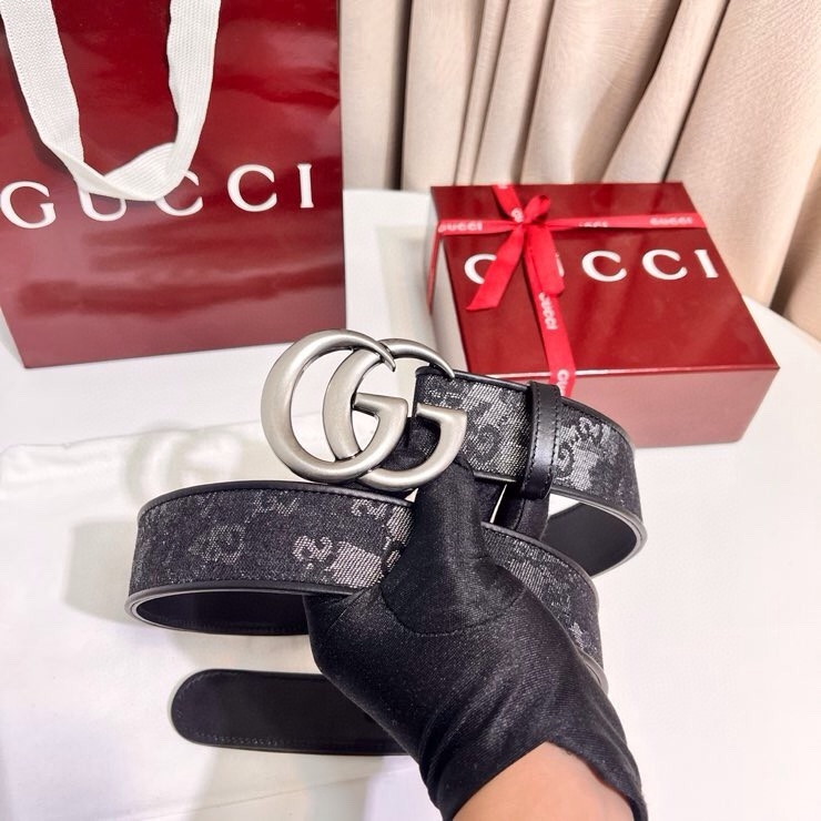 
古奇 新款 GG Marmont系列心選迷彩大理石紋GG帆布，為2026早春系列隨處可見的主要圖案之一增色添彩，40mm