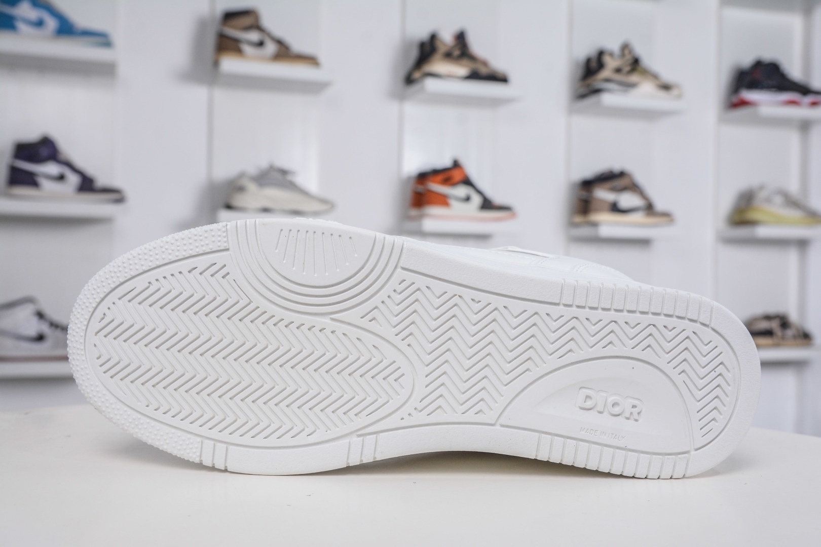 迪奧/Dior B27 Oblique Galaxy Low Top Sneakers B27系列低幫復古真皮百搭運動休閒板鞋 
貨號：3SN272ZIR16536
尺碼：38 39 40 41 42 43 44 45 46