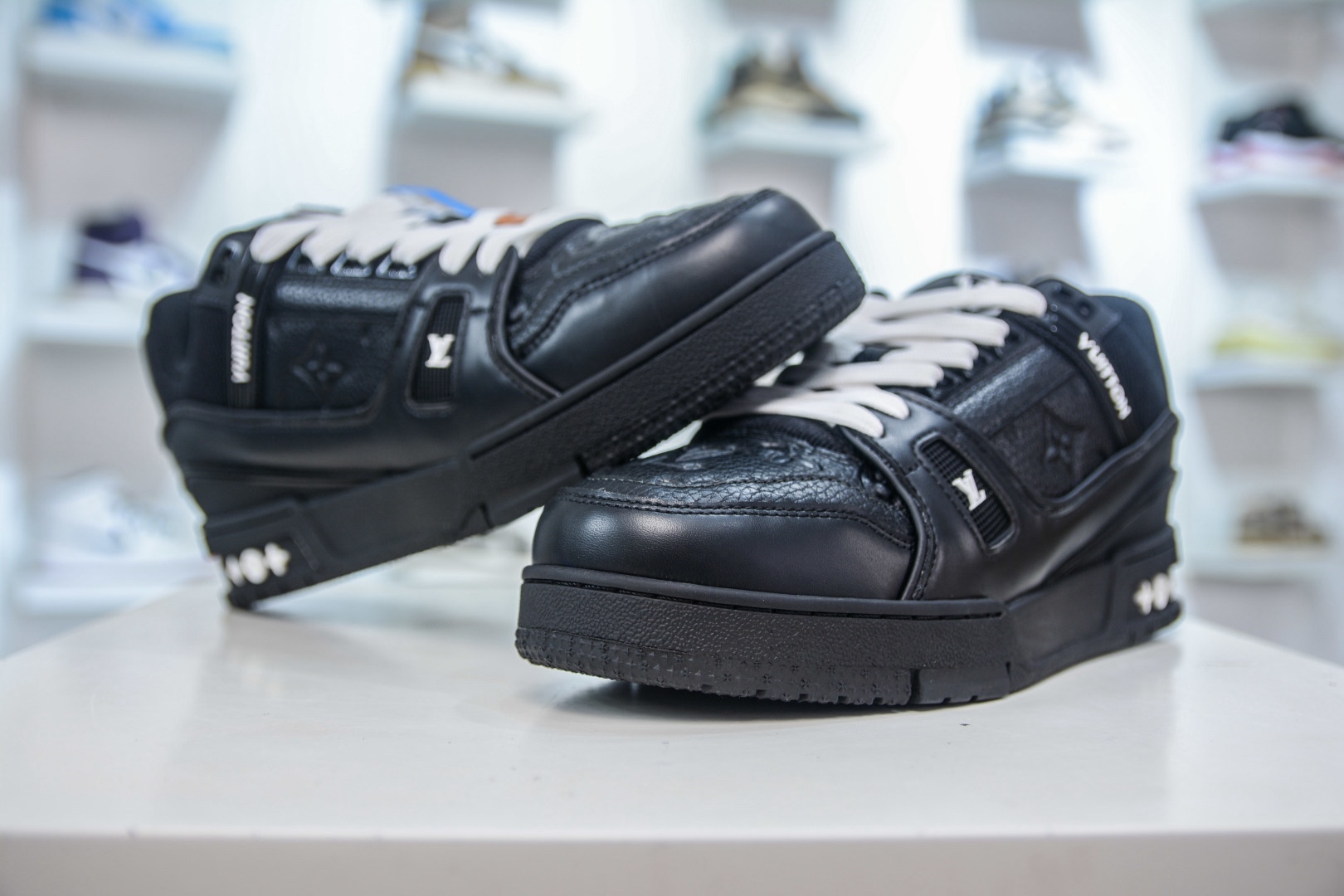 Louis Vuitton Trainer lv時裝走秀運動鞋板鞋 SIZE：36 37 38 39 40 41 42 43 44 45