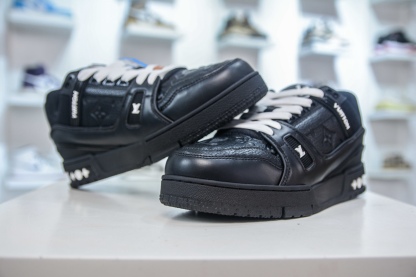 Louis Vuitton Trainer lv時裝走秀運動鞋板鞋 SIZE：36 37 38 39 40 41 42 43 44 45