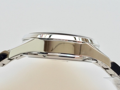 TAG泰格豪雅 卡萊拉系列WAR201A.FC6266 商務休閒款 中英文雙歷腕表 41毫米直徑 搭載2836 自動機械機芯 316L精鋼可配真皮錶帶 原裝折疊扣。