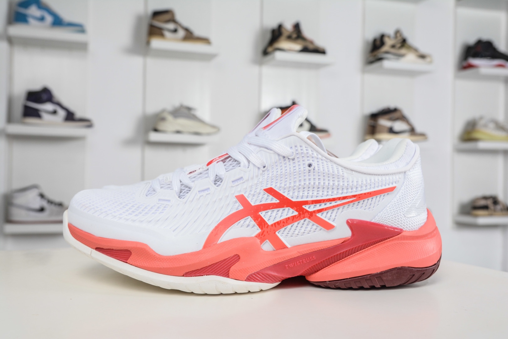 ASICS亞瑟士網球鞋小德球鞋 COURT FF3 NOVAK德約科維奇專業球鞋 專業跑步鞋鞋減震助彈防滑氣跑步鞋 (高幫減震助彈)亞瑟士是專業的跑步鞋款 腳後跟搭載後跟穩定 將啓動時的橫向力化解成縱向力幫助運動員起跳
貨號: 1041A522 966
尺碼: 36 37 37.5 38 39 39.5 40.5 41.5 42 42.5 43.5 44 45 46