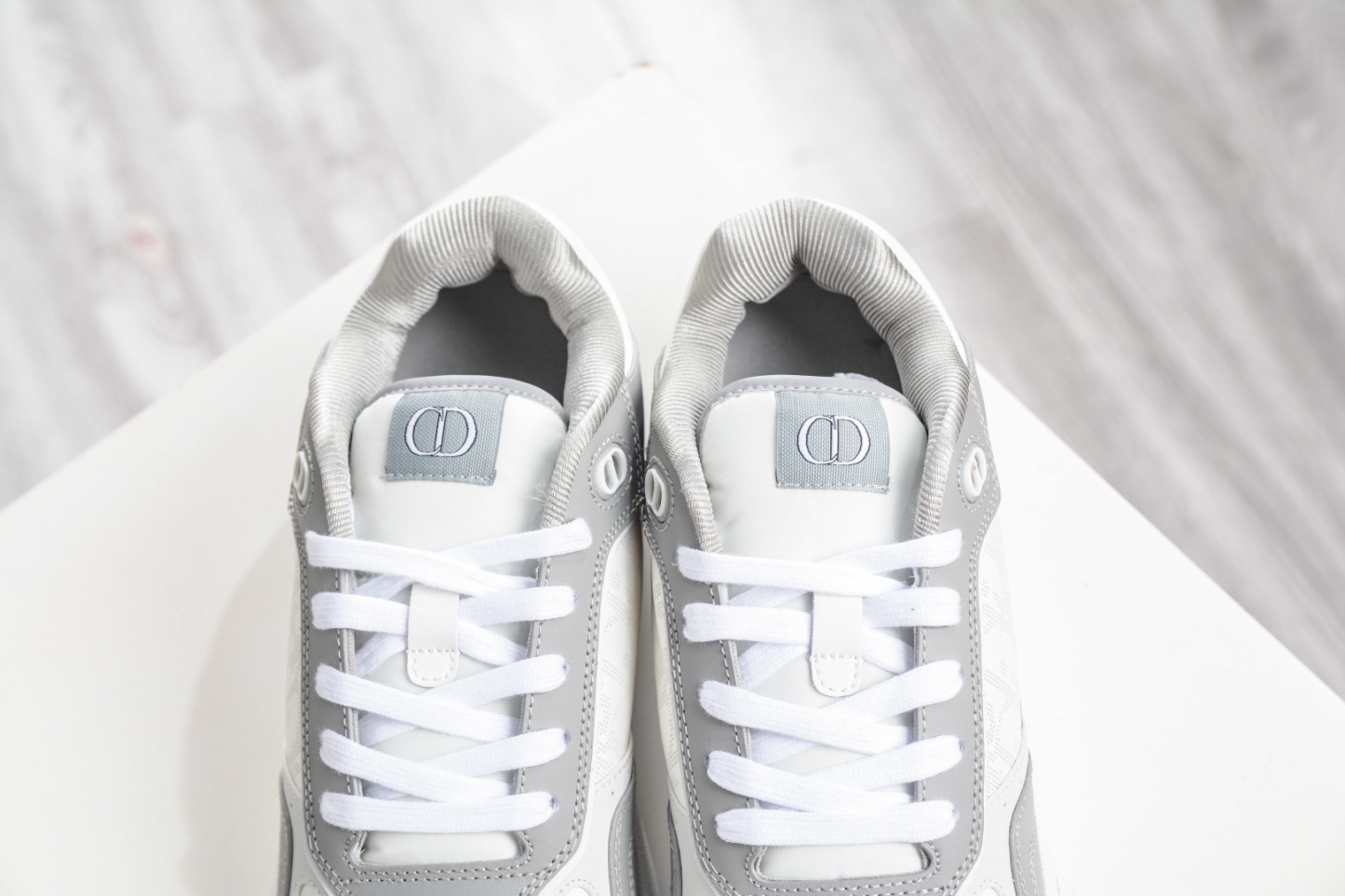 迪奧/Dior B27 Oblique Galaxy Low Top Sneakers B27系列低幫復古真皮百搭運動休閒板鞋 
貨號：3SN272ZIR16536
尺碼：38 39 40 41 42 43 44 45 46