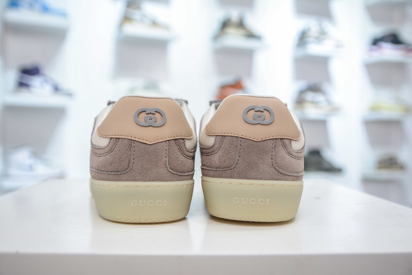 Gucci 古馳G75 圓頭系帶運動鞋
尺碼：35 36 37 38 39 40 41 42 43 44 45 46