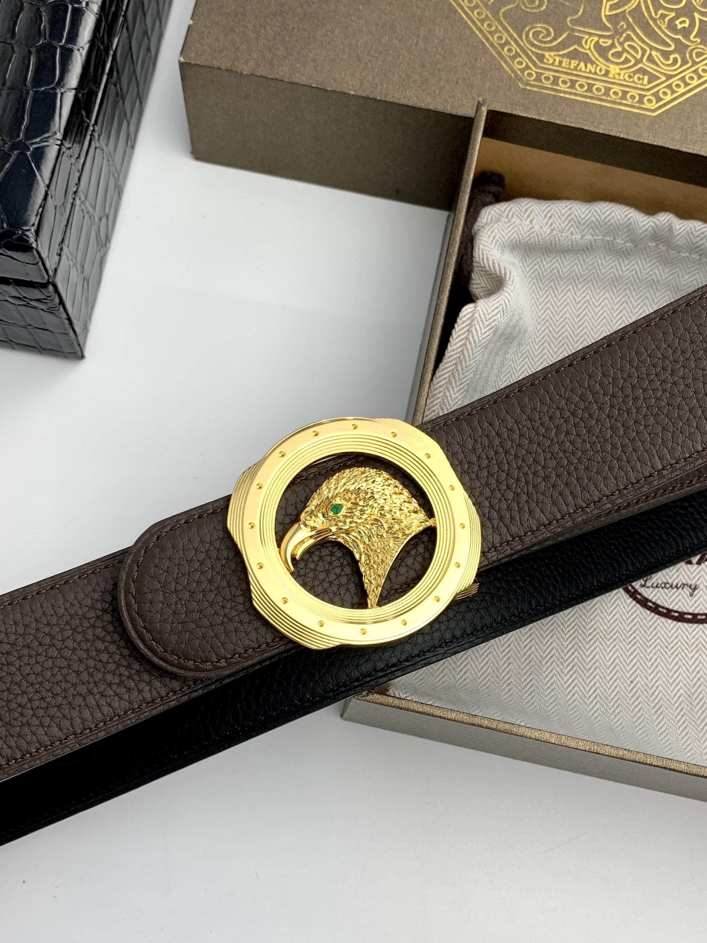 【史蒂芬】原版荔枝紋牛皮腰帶，搭配新款不鏽鋼鷹頭扣，寬度3.8cm，雙面可用，樹膏夾心，長度不可調節，尺碼（85-110）具有獨特吸引力！