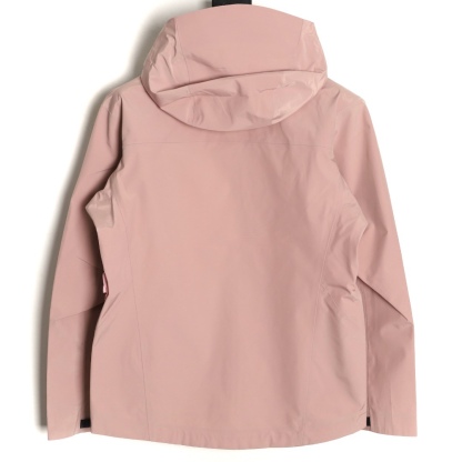 🔝ARC‘TERYX 始祖鳥 BETA LT戶外防水硬殼衝鋒衣
市場獨家全溢膠版本 一比一細節還原
YB四次壓膠工藝 整衣3D立體仿生學設計衣長臂彎 TRI-DURANCE防水防雨面料 自行區別市面先行版本 原包裝原標 全套輔料定制 整衣 腋下YKK雙向拉鍊 五金全部開模定制
R1 SIZE：S-XXL