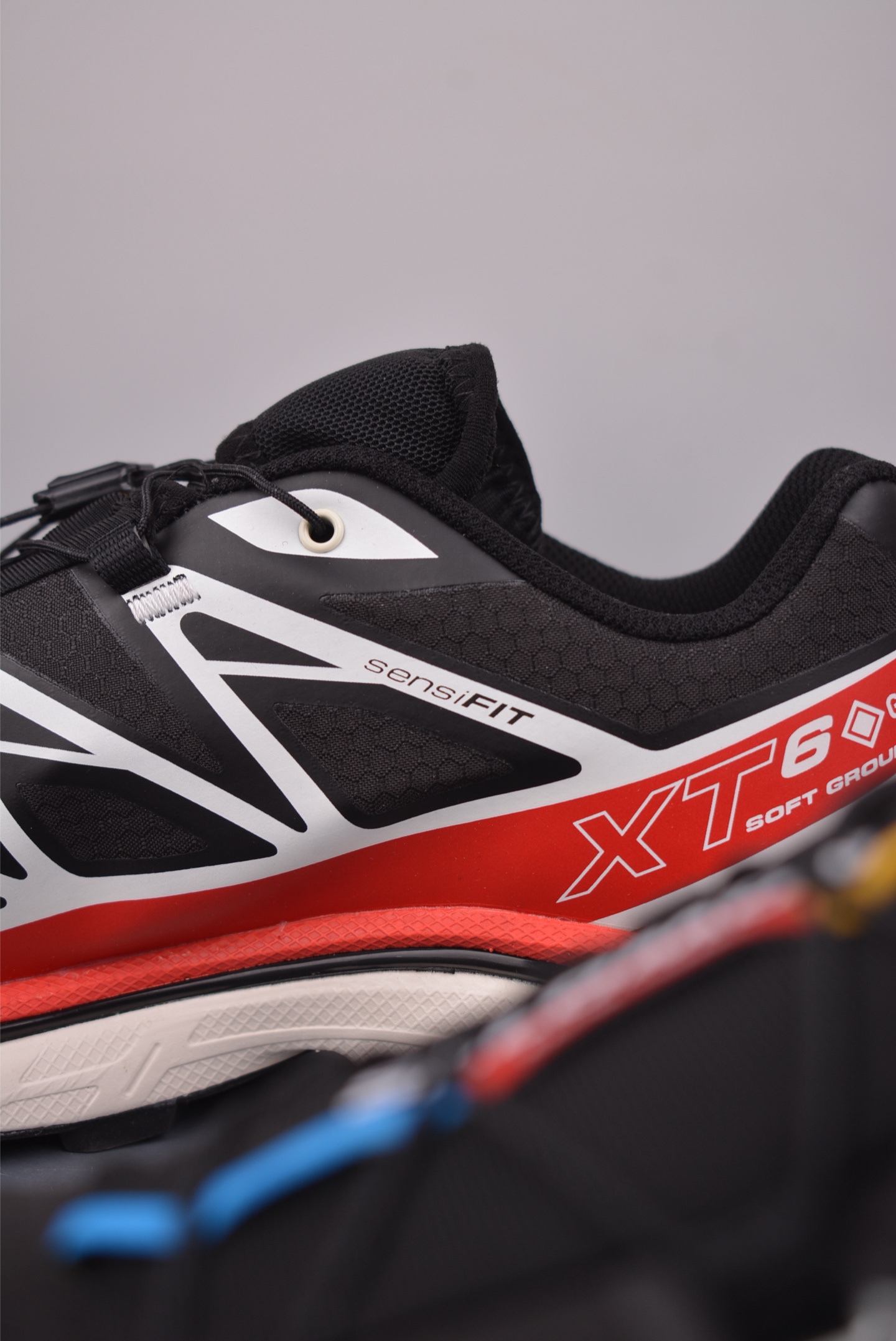 薩洛蒙 Salomon XT-6
GTX 探索者系列 
潮流越野機能戶外休閒運動跑步鞋
官方貨號: 479749 293633
尺碼：35 36 36.5 37 38 38.5 39 40 40.5 41.5 42 42.5 43 44 45 46