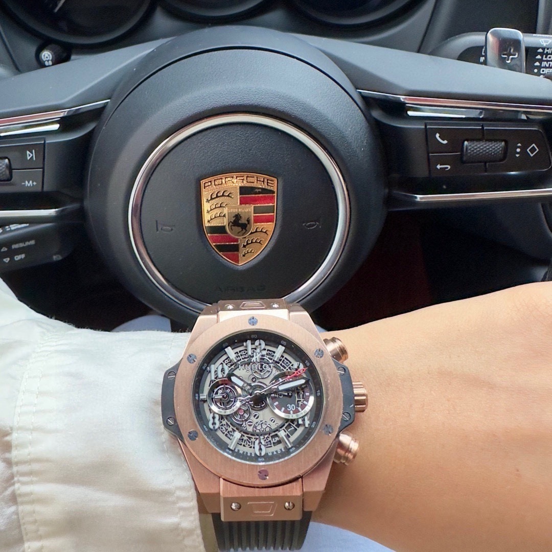 恆寶 Hublot精品男士腕表，勁爆鏤空設計，技藝精湛，獨具匠心，尊貴大氣，紳士風範。採用全自動機械機芯，頂級316精鋼表殼，天然橡膠錶帶，礦物質超強鏡面，尺寸43*13