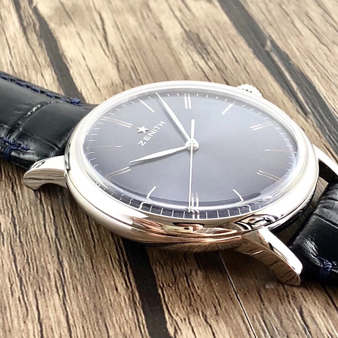 【真力時】菁英系列：一切來得剛剛好！
  機芯：進口9015改制ELITE6150型號-剛剛好
  表殼：原版開模42MM/316L精鋼-剛剛好
  玻璃：弧形雙面防眩處理藍寶石-剛剛好
  字面：字釘鐫刻/鍍銠太陽紋/琢面指針-剛剛好
  皮帶：精選意大利牛皮+膠質底皮-剛剛好
  表扣：原版制動折疊扣-剛剛好
原版開模超級復刻，歷盡兩年時間突破各種工藝難關，到達一切剛剛好的效果！