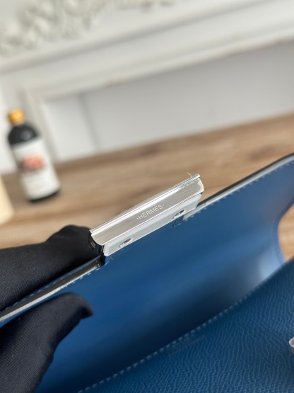 康康  空姐包  
constance  19cm  
epsom掌紋小牛皮  半收工  蠟線縫製