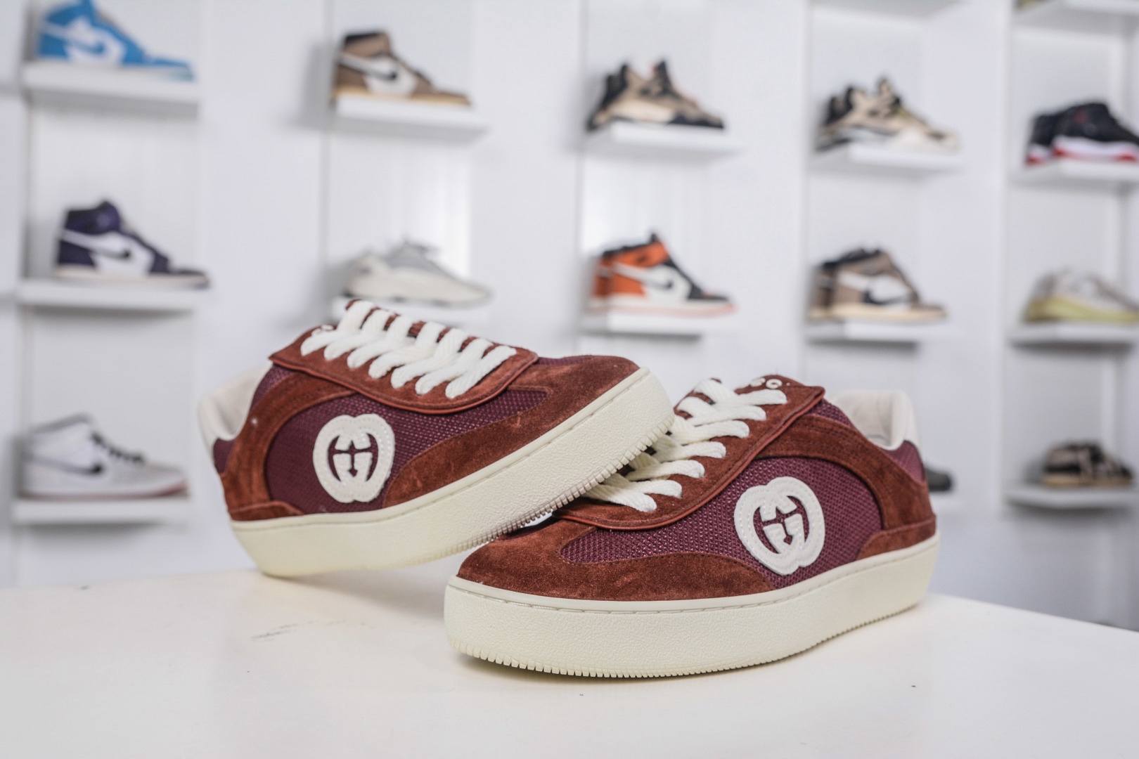 Gucci 古馳G75 圓頭系帶運動鞋
尺碼：35 36 37 38 39 40 41 42 43 44 45 46