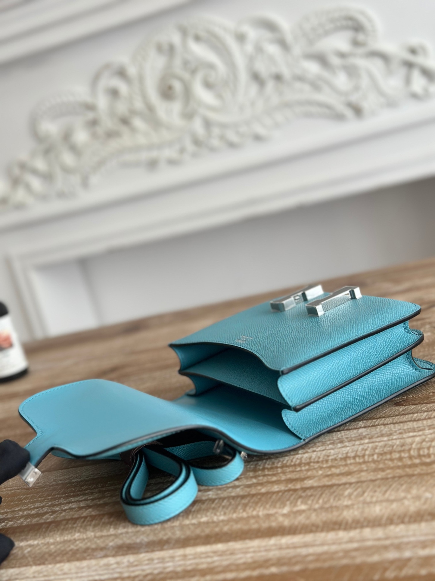 康康  空姐包  
constance  19cm  
epsom掌紋小牛皮  半收工  蠟線縫製