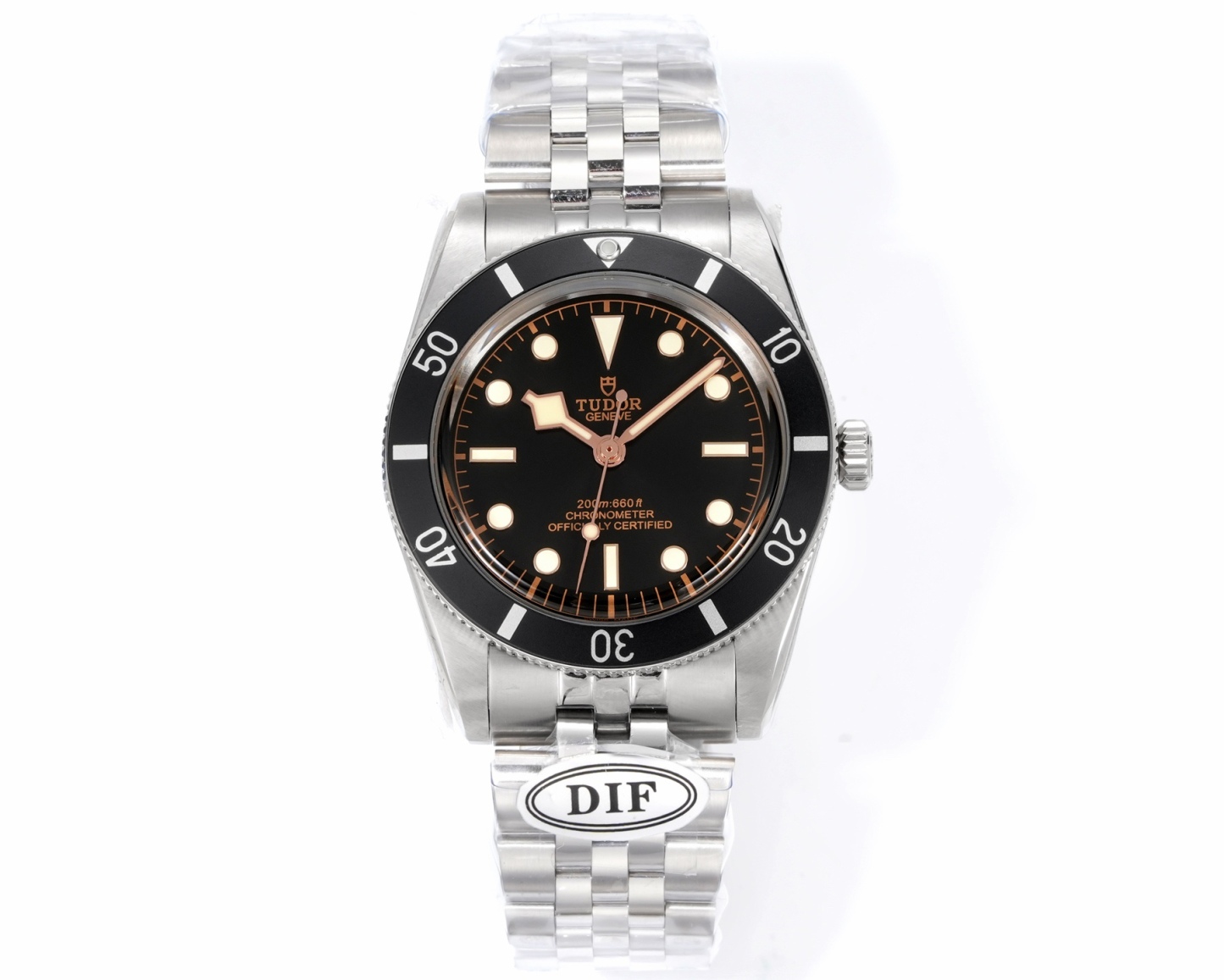 DIF 最強副本 
DIF隆重推出帝舵碧灣54型M79000N腕表，
37mm表殼貼合手腕，佩戴舒適，啞光錶盤簡約大氣，質感細膩，無日曆設計化繁為簡，回歸純粹讀時體驗，以純粹精神和現代表達方式，向1954年問世的品牌首款潛水表-7922型獻上最真誠的敬意！
DIF匠工精神 整表配備導角精磨不拉手 注重細節 質感無敵 搭載丹東定制一檔機芯 日誤差僅3-5秒幾乎0反修 超穩定！
錶帶均為CNC通體成型拉絲工藝錶帶 非小廠組裝片！配備帝舵表“T-fit”表扣 可滑軌微調
超強瑞士夜光刻度 盤面字體油壓立体