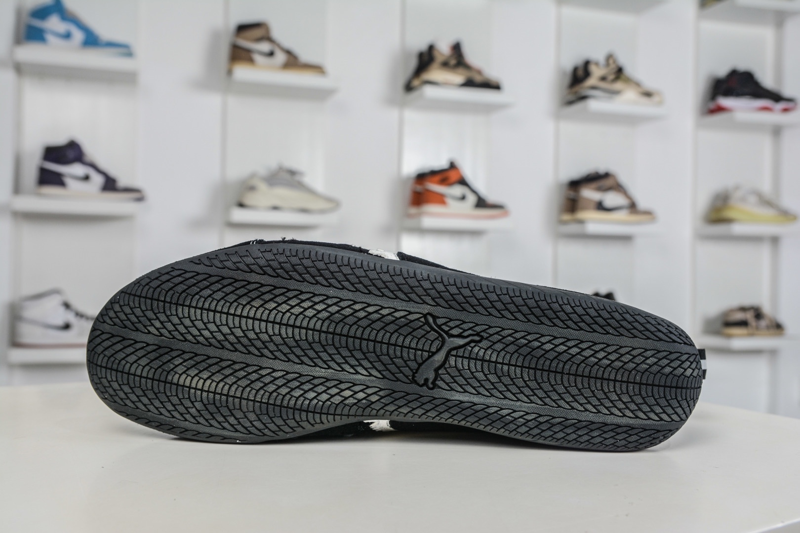 Balenciaga x Puma 彪馬 Speedcat 巴黎世家聯名款低幫休閒鞋 
貨號：847146 WSDSD 1090
尺碼：36 37 37.5 38 38.5 39 40 40.5 41 42 42.5 43 44 45 46