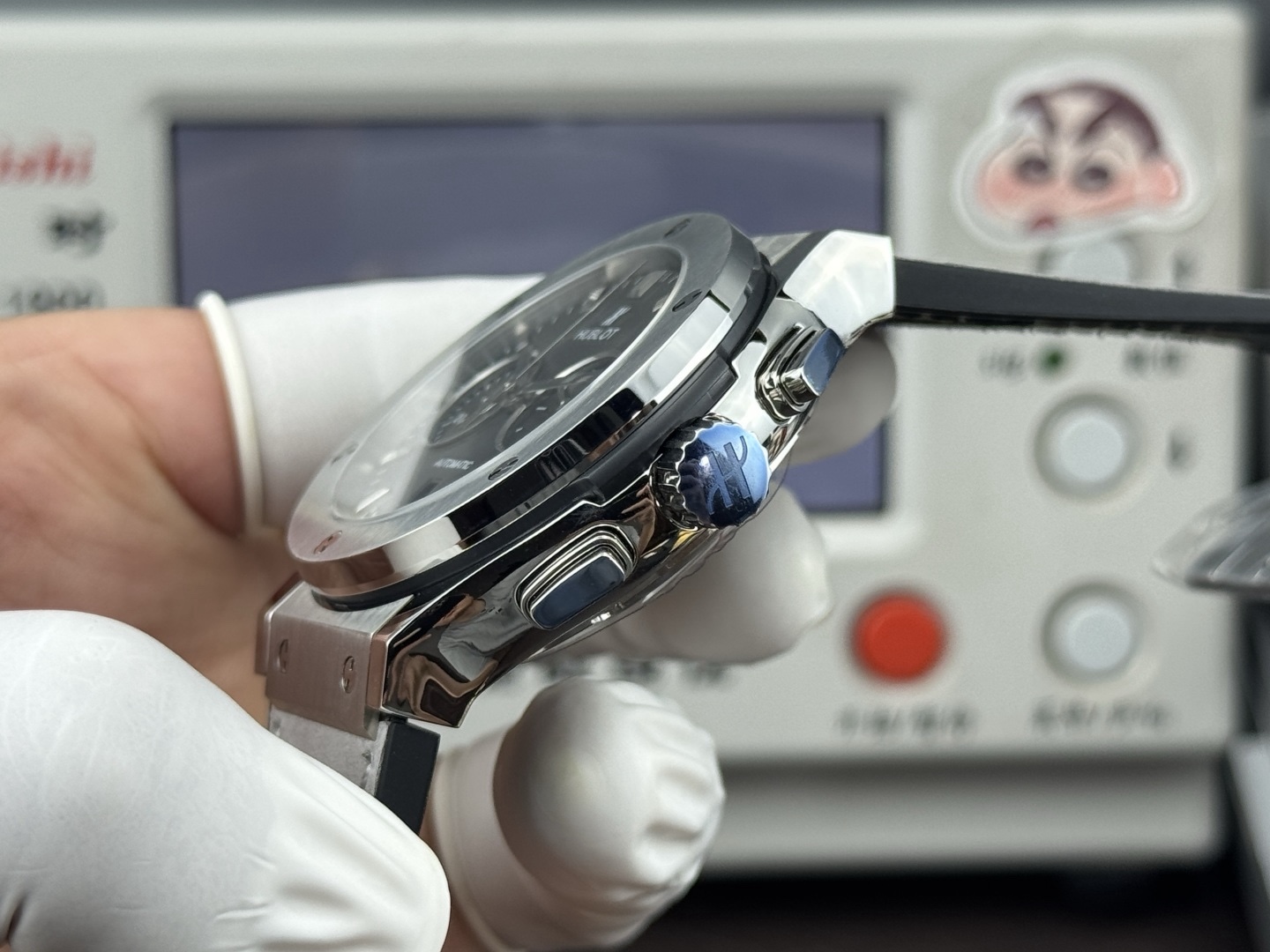 （實拍圖）升級版宇舶hublot恆寶表經典融合CLASSIC FUSION系列，直徑45mm，表殼316L精鋼，耐磨藍寶石玻璃，施華洛世奇鑽石鑲嵌，進口搭載進口7750多巧能計時機芯，還原原裝所有功能，在不同的時空共鳴，如繪畫，如音樂，如時計，獨一無二的HUBLOT最配獨一無二的他，經典融合計時腕表。