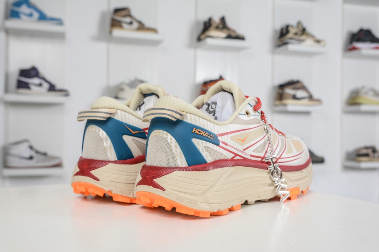 HOKA ONE ONE Mafate Speed 2 Low 輕量低幫戶外越野跑鞋
貨號:1126851/CMPP
尺碼:36 36.5 37.5 38 38.5 39 40 40.5 41 42 42.5 43 44 45