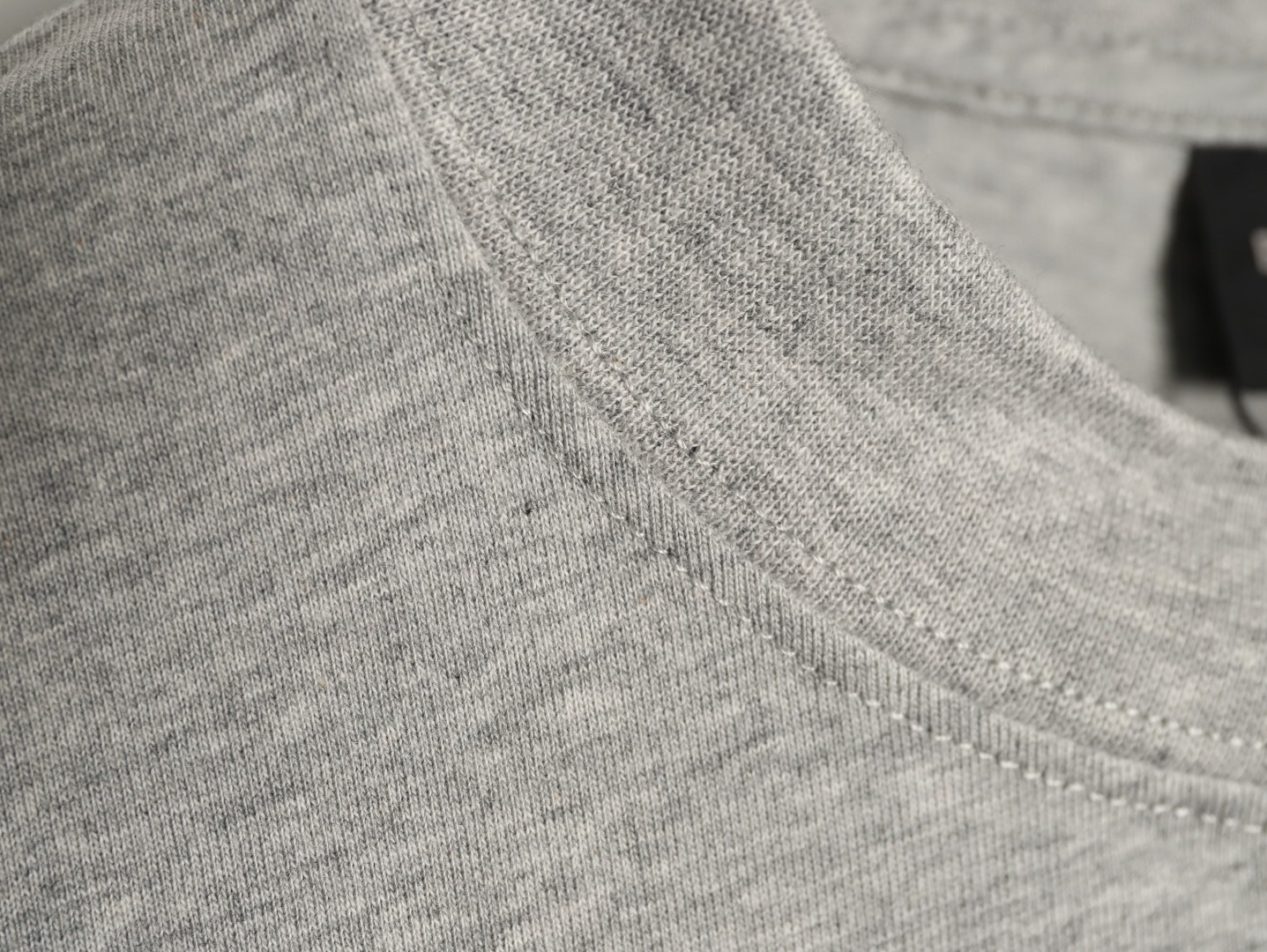 🔝BALENCIAGA巴黎世家BLCG 側邊草體字母短袖T恤
正品購入開發，40支雙紗巴黎棉210克，1*1配套十字羅紋280克，進口刺繡，面料酵洗，定制1：1商標，寬松版型
B Size：S-XL