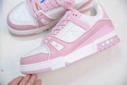 Louis Vuitton Trainer lv時裝走秀運動鞋板鞋 白粉 SIZE：36 37 38 39 40