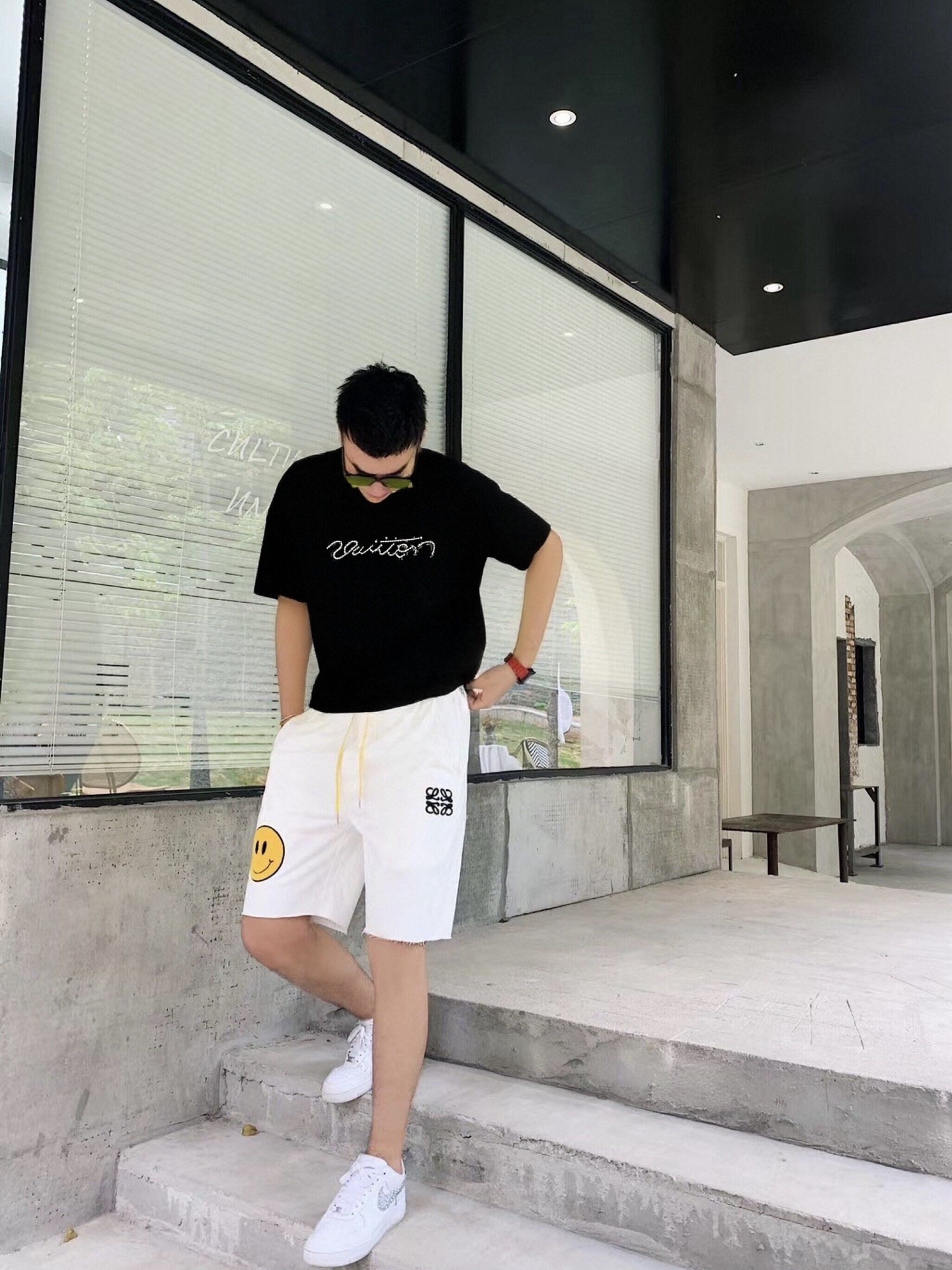 🔝LOUIS VUITTON LV 串珠刺繡標識短袖T恤
正品10400購入，32支緊密精梳棉，配套1*1羅紋，毛料酵洗，進口刺繡，定制1：1繡珠繡片，定制1：1商標，寬松版型
A Size：S-XL