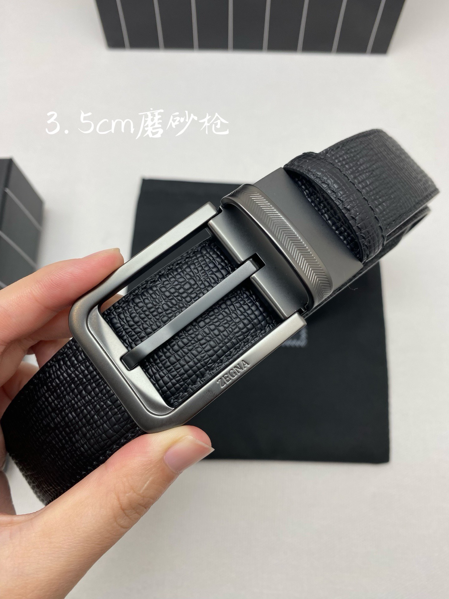 傑尼亞男士腰帶- 寬度35MM 精品扣精工打造  進口小牛皮 獨特設計工藝 手感柔軟 可以裁剪