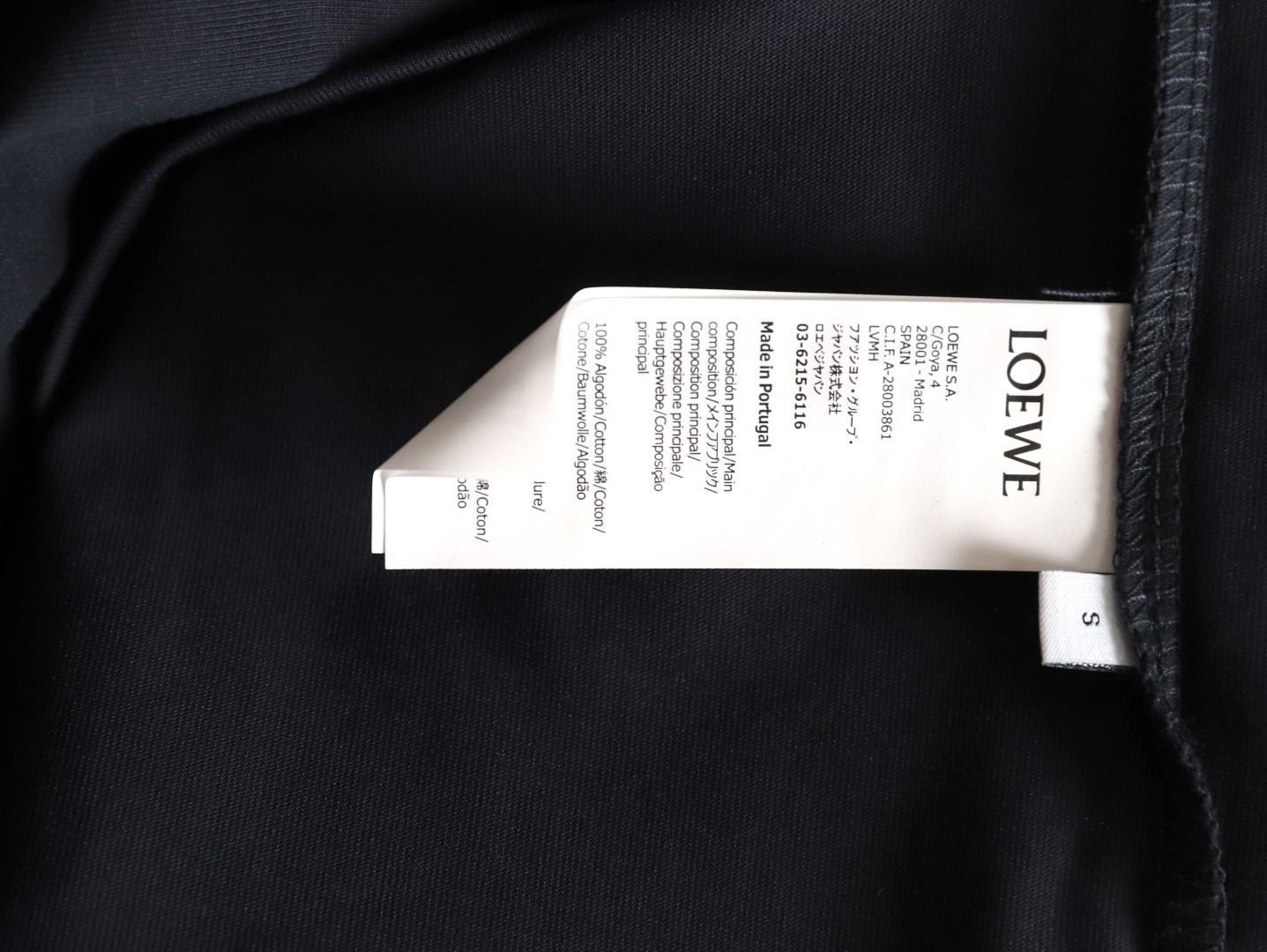 🔝LOEWE X LOUIS WAIN 幾何刺繡短袖T恤
定制緞光精密超柔錦棉，採用進口機刺繡工藝，精度高，線條流暢而細膩，面料都經過澆洗，手感質感更佳，不易變形，不易縮水，不易褪色，寬松版型
B Size： S-XL