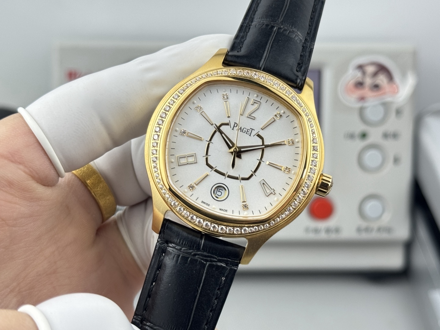 熱賣款🔥🔥🔥！方形殼—在推出新面孔—更別緻—更有型—經典
品牌：伯爵(方正卓絕 精緻之作）爆賣款🎉🎉🎉
類型：精緻款男士腕表（卓越）有轉必賣
錶帶：真牛皮&316L錶帶（舒適）大氣磅礡
機芯：超頂級機械2824機芯（穩定）
材料：礦物質超強鏡面（耐磨）
大氣風範 無限渴望 特別創意 載譽上市
尺寸：直徑42mm厚10mm榮譽
新款上市！歡迎轉載！