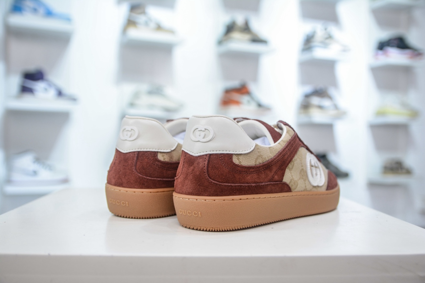 Gucci 古馳G75 圓頭系帶運動鞋
尺碼：35 36 37 38 39 40 41 42 43 44 45 46