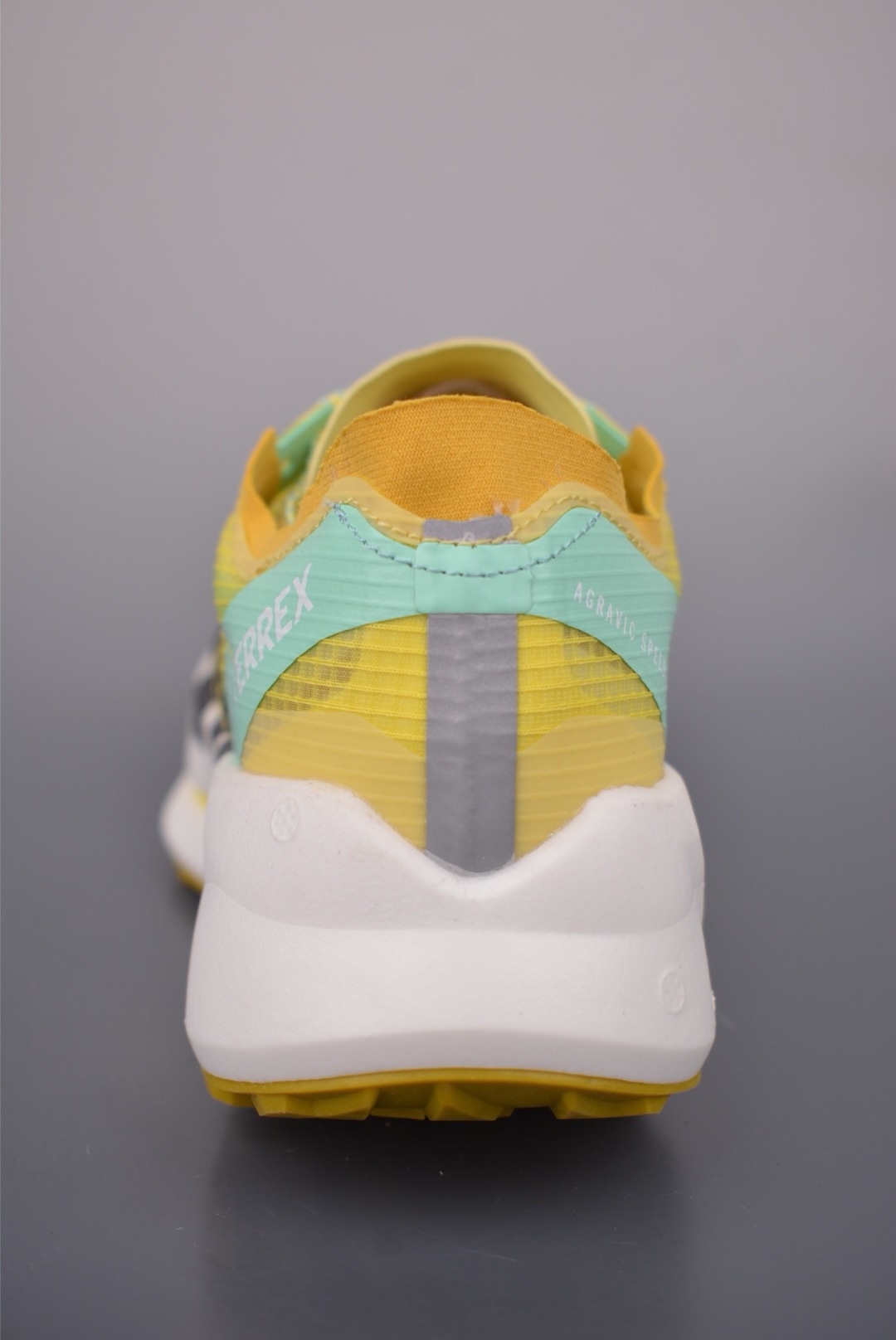 Adidas Terrex Agravic Speedult 2
阿迪超輕透氣緩震跑鞋
官方貨號: JS35212332
尺碼：40 40.5 41 42 42.5 43 44 44.5 45