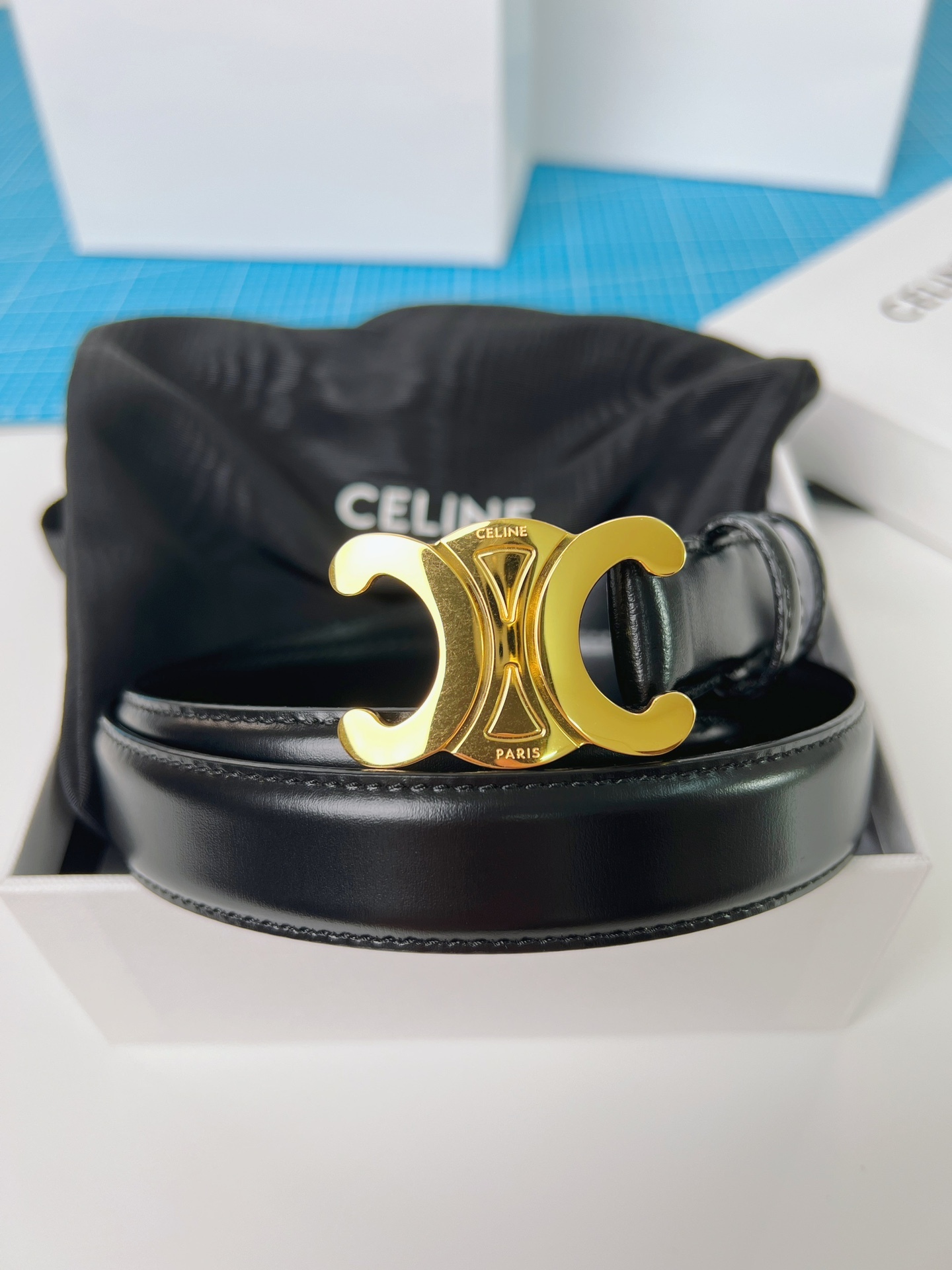 《CELINE》塞琳🇫🇷法國原廠皮料，黑色全皮 品質毋庸置疑 ，只有最好 ，寬2.5cm