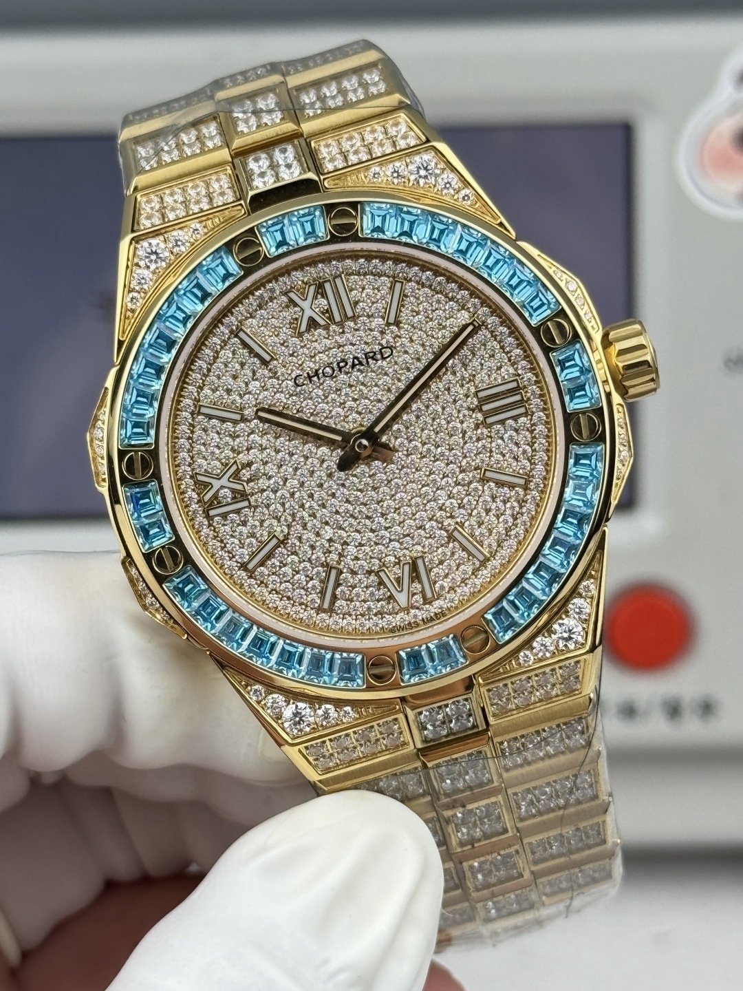 Factory 獨家力作👍
蕭邦AlpineEagle雪山傲翼系列
🌈彩T鑽🌟變色龍🦎滿天星✨限量款及隱藏款首推
如炬目光，比擬暗夜星芒⛰️於山川湖海間🌊洞見紳士願景與磅礡未來👔
尺寸：原裝一致41mmX9.7mm
機芯：9015改Chopard 01.01-c
錶鏈：獨家原版開模金磚型鏈節一體式錶鏈
岩石紋錶盤，鍍銠羅馬數字，時針及分針時標均覆以Super-LumiNova® X1級螢光塗層
致獻當代“雄鷹”，志存高遠之人在日常生活中超邁群倫，其視野啓迪人心、昇華情志。憑借遠見和決心，