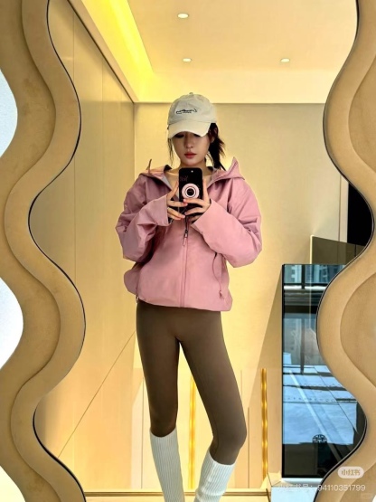 🔝ARC‘TERYX 始祖鳥 BETA LT戶外防水硬殼衝鋒衣
市場獨家全溢膠版本 一比一細節還原
YB四次壓膠工藝 整衣3D立體仿生學設計衣長臂彎 TRI-DURANCE防水防雨面料 自行區別市面先行版本 原包裝原標 全套輔料定制 整衣 腋下YKK雙向拉鍊 五金全部開模定制
R1 SIZE：S-XXL