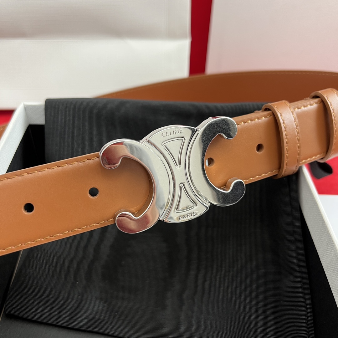 Celine/賽琳 款凱旋門腰帶 寬度3.0cm 男女通用款 💯採用數量稀少的原廠專用小牛皮 搭配精緻凱旋門搭扣 獨家頂級手工 進口邊油