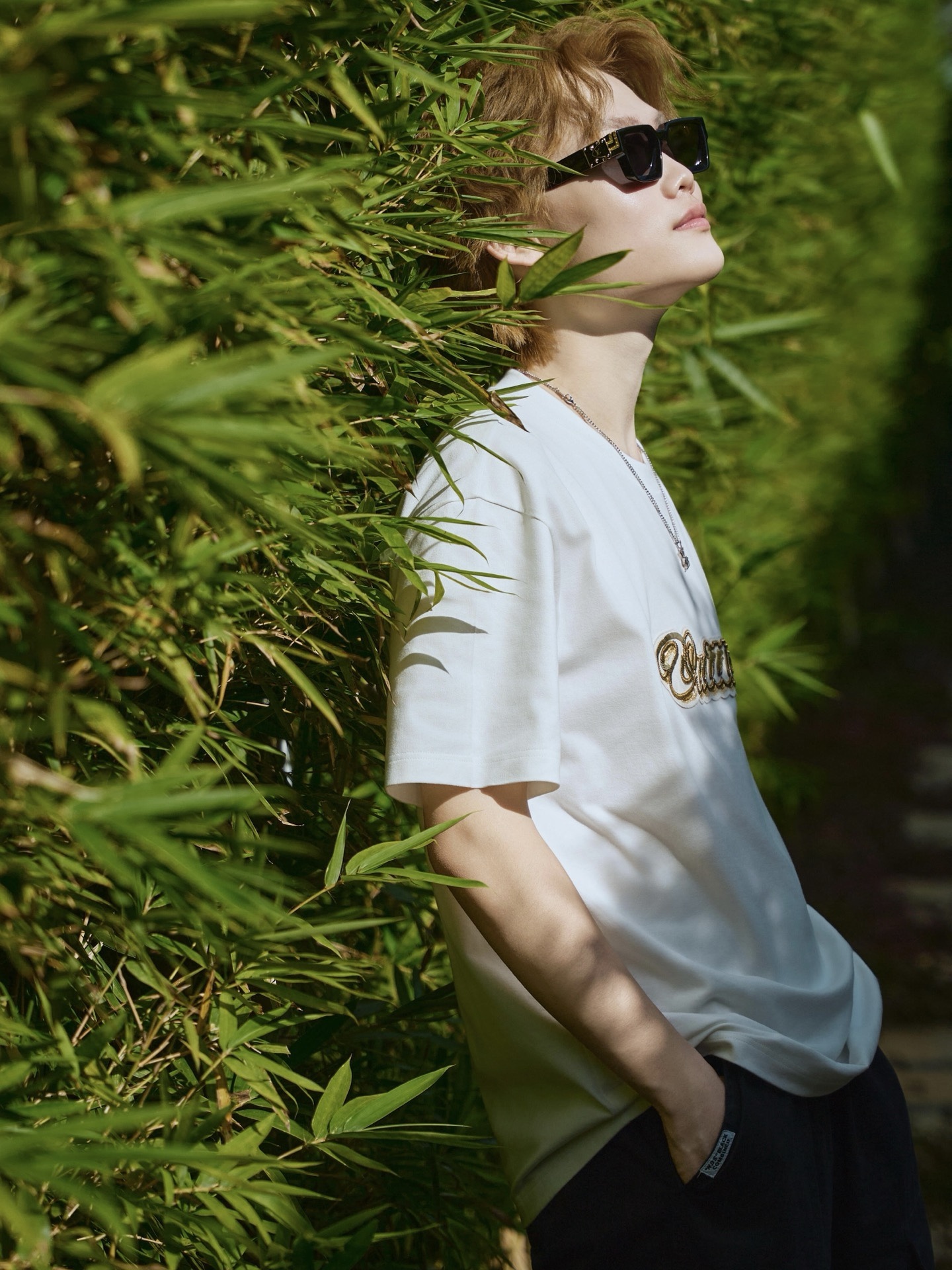 🔝LOUIS VUITTON LV 亮片字母特種刺繡短袖T恤
正品購入，26支雙紗全棉精梳棉220克，1*1索羅娜羅紋280克，特種刺繡，面料酵洗，定制亮片、章仔、商標，合身版型
B Size：S-XL