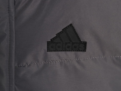 Adidas 阿迪達斯 三條槓保暖專櫃長款落肩款羽絨服
明星同款阿迪羽絨服 adidas 休閒舒適保暖長款羽絨服 男女同款  面料採用原版定制防水防靜電布料 內里採用尼龍雙層封禁設計 過膝長款設計超級保暖 分區填充300克標準80白鴨絨 蓬松度超好 輕便不厚重 拉鍊帶有定制logo 袖子側邊經典三條槓 內里配備口袋 胸前刺繡硅膠小標 清晰立體又飽滿 袖口鬆緊設計更加防風保暖 下擺按扣設計可隨意調節 方便戶外行動 寬松的版型不挑人 穿上就是行走的棉被 絲毫不懼寒冬 
L SIZE:S-XL