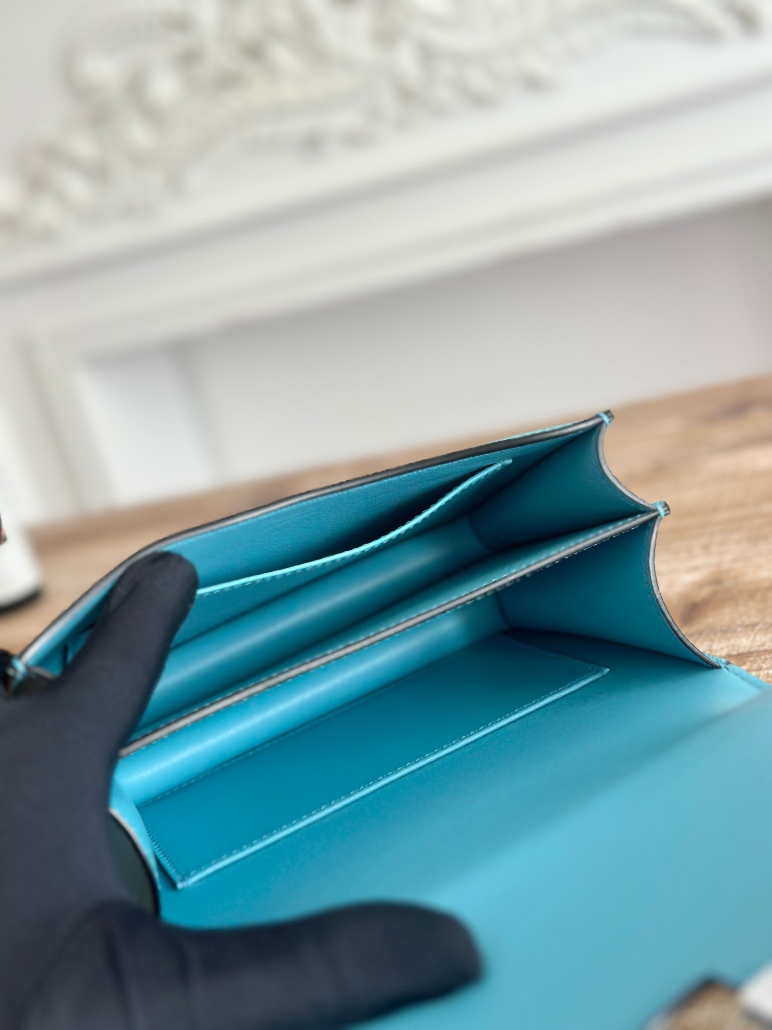 康康  空姐包  
constance  19cm  
epsom掌紋小牛皮  半收工  蠟線縫製