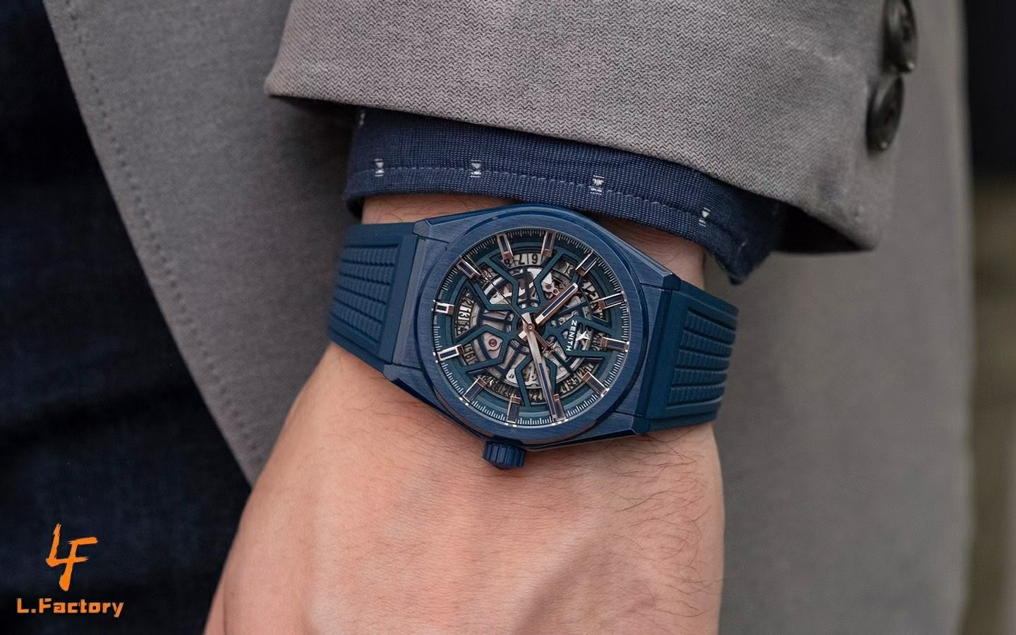 佩戴效果圖  LF真力時DEFY系列全新升級版，殼身 頭粒 機芯 表扣等均做了升級調整。一款根據路虎標誌性花輪轂設計而成的高顏值鏤空腕表。

原裝1:1開模鑄造，極致還原表殼的每一處細節打磨倒角，盡顯原裝菱角分明、堅毅果敢的陽剛氣質。完美的41mm表經，適配大眾男性手寸，正裝休閒兩不誤。根據汽車輪轂設計而成的五角星錶盤，未來概念感十足。同步官網新款1:1五角星折疊扣，搭載定製版Cal.670sk全自動機械機芯，鏤空日曆的大小與位置、機芯夾板、齒輪、五角星陀皆按原版機芯數據1:1拆解鍛造而成。

LF臻品