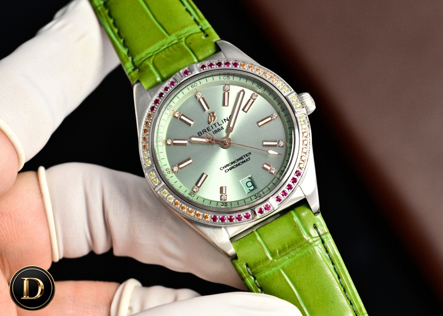 百年靈新款橫空出世（推出新高度）
全新百年靈機械計時腕表-南海膠囊系列
(chronometer Automatic 36mm)特別版
1⃣️現代復古風格讓您在人群中脫穎而出，打破沈悶，有溫度又不失浪漫！
2⃣️這款優雅的現代復古靈感腕表適合想在人群脫穎而出的女士。（男士也可佩戴，膠囊系列市面最薄的中性款。）
3⃣️融合優異性能和造型美感，時尚而優雅，適合各種場合，多種金屬表殼可供選擇，同時也有鑲嵌彩色寶石鑽，從炫酷的精鋼材百搭雙色間金乃至豪華紅金，一應俱全，時標和多姿多彩錶盤。
