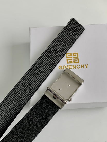 【紀梵希】新款男士 頭層小牛皮黑色壓花腰帶，內襯荔枝紋底，寬38毫米.搭配不鏽鋼經典4G自動扣.商務服裝造型的完美搭配。永恆經典！