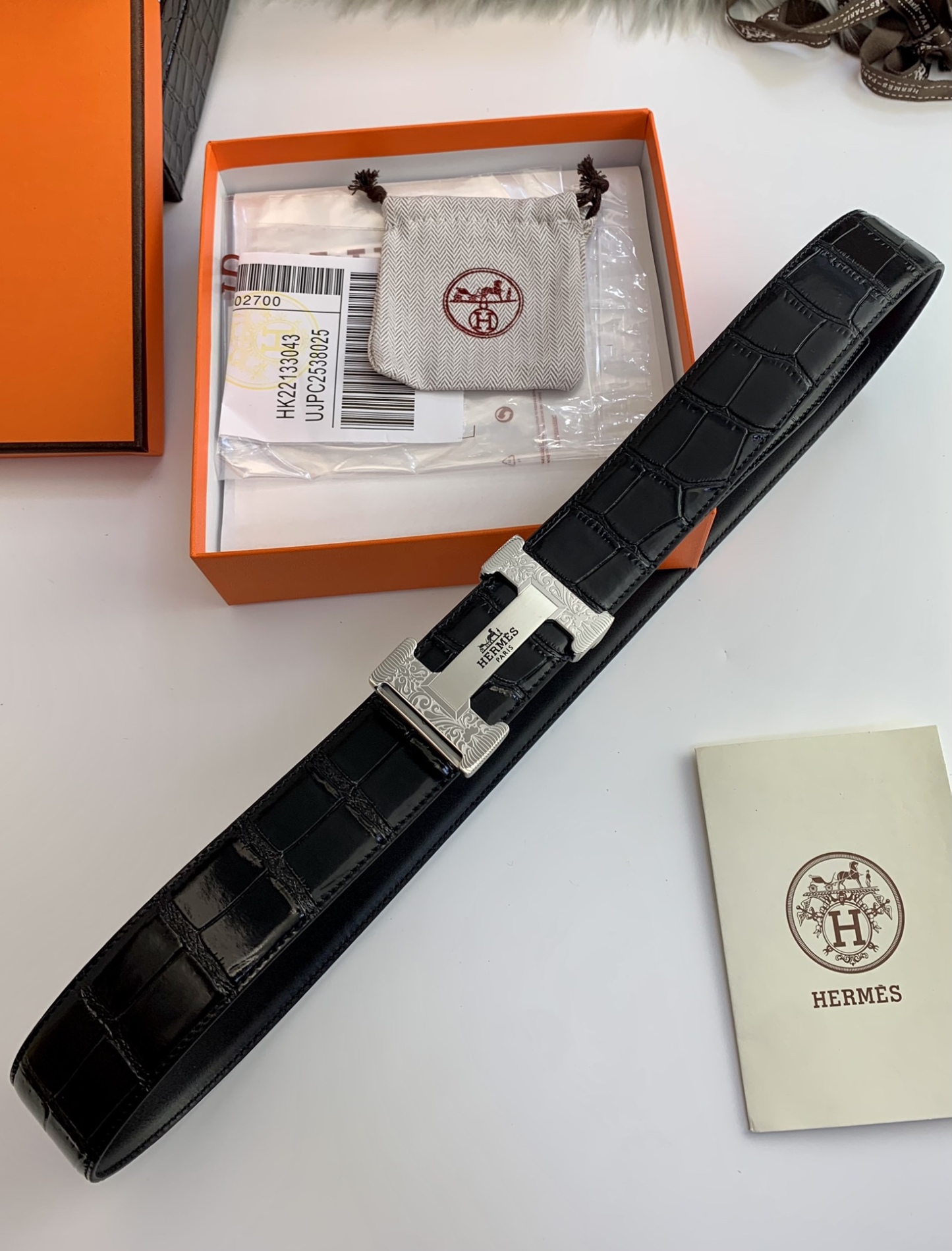 【H家】  原單專櫃款腰帶，進口鰐魚紋咖啡色 腰帶，內襯頭層小牛皮，寬度3.8cm，搭配專櫃新款鋼扣.工藝精湛、手感柔軟、細膩，高端定制，經典之作.