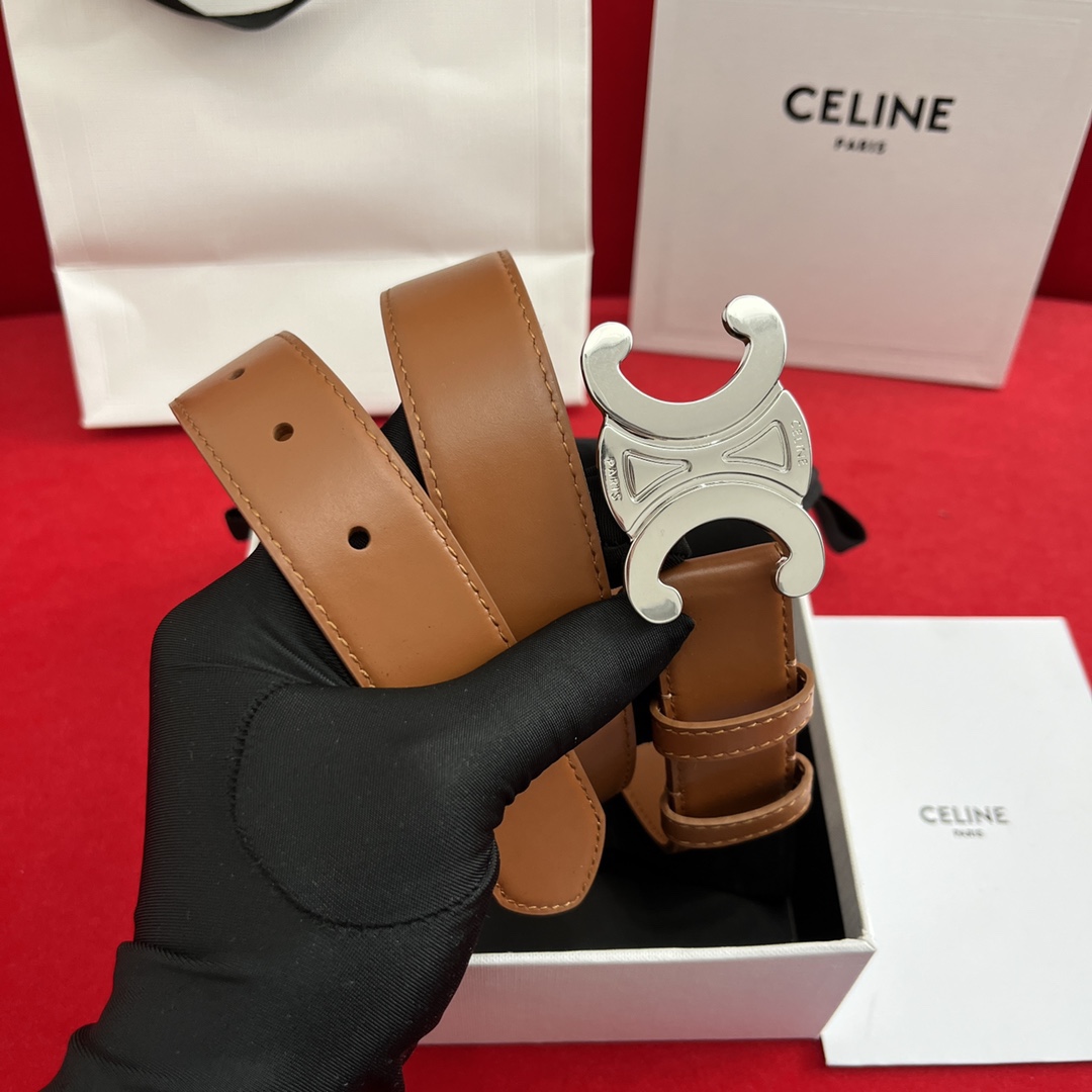 Celine/賽琳 款凱旋門腰帶 寬度3.0cm 男女通用款 💯採用數量稀少的原廠專用小牛皮 搭配精緻凱旋門搭扣 獨家頂級手工 進口邊油