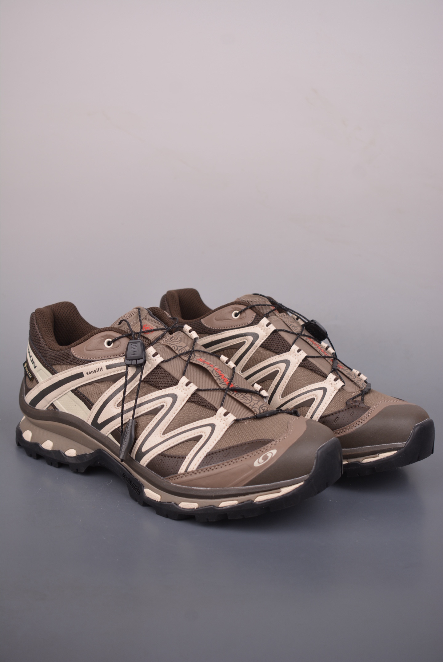 薩洛蒙 Salomon XT 
QUEST GTX ATHR 探索者系列 
潮流越野機能戶外休閒運動跑步鞋
官方貨號: 492789 292722
尺碼：36 36.5 37 38 38.5 39 40 40.5 41.5 42 42.5 43 44 44.5 45 
