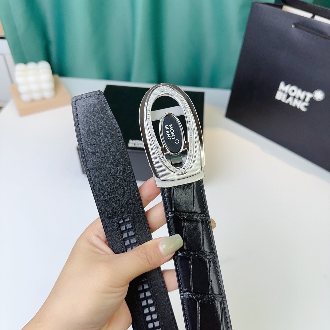 萬寶龍：原單頭層牛皮駝鳥紋面，內襯頭層小牛皮底，搭配原單自動扣，可裁剪的自動帶，此款腰帶面雙採用意大利原定廠制進口牛皮帶身 ，對專版櫃足寬3.5