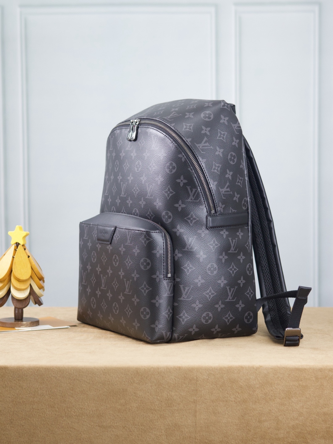 【 原單  163C01芯片版】
DISCOVERY 雙肩包
型號：M43186
材料：進口原廠面料 原廠皮
尺寸：30x40x20cm